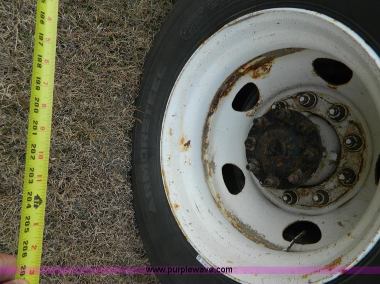 image for item J5168 2005 International 7600 MC331 propane delivery truck