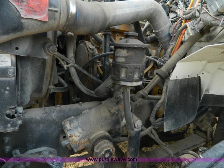 image for item J5168 2005 International 7600 MC331 propane delivery truck