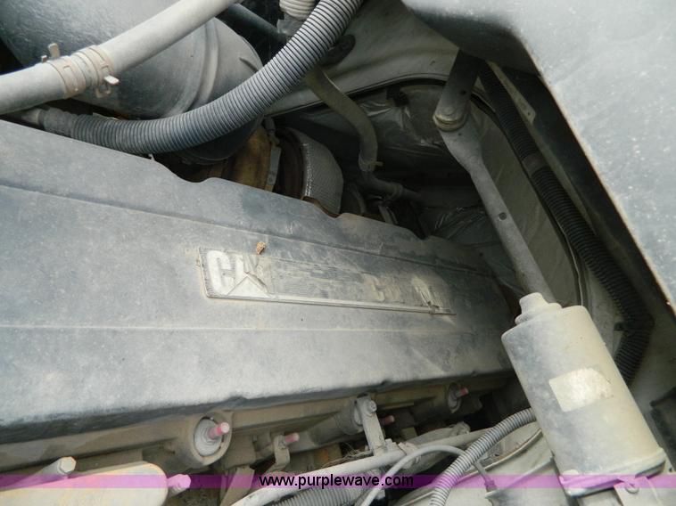 image for item J5168 2005 International 7600 MC331 propane delivery truck