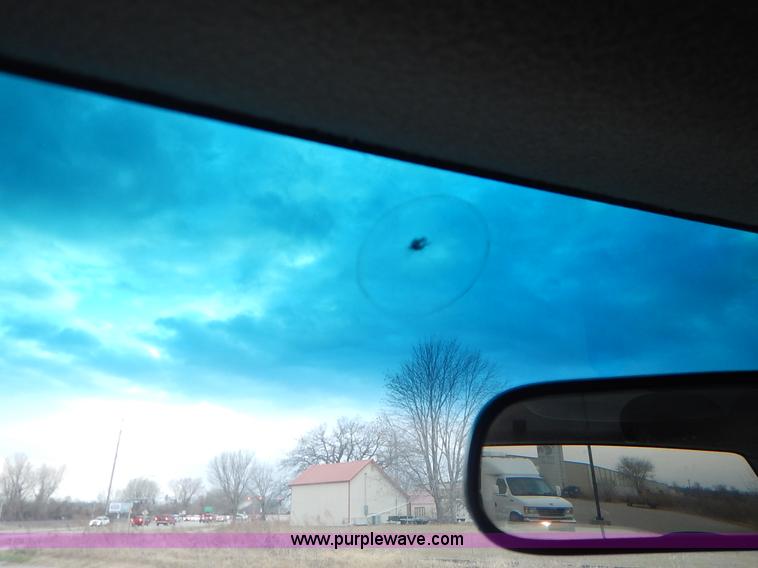 image for item J6312 2002 Chevrolet Silverado 1500 pickup truck