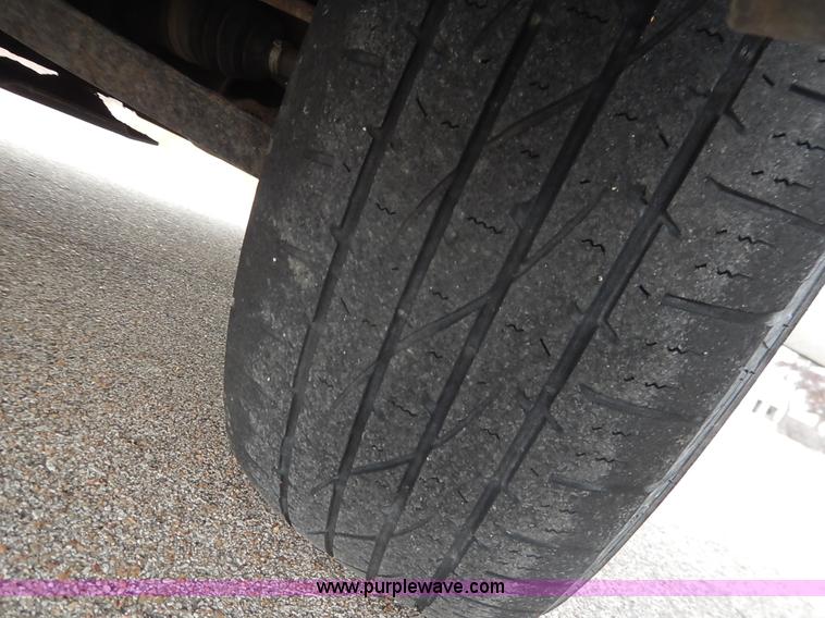 image for item J6312 2002 Chevrolet Silverado 1500 pickup truck