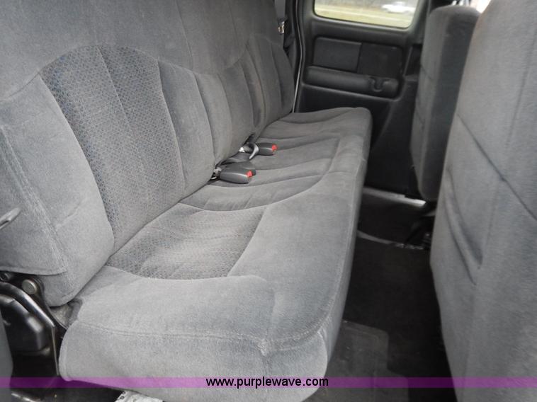 image for item J6312 2002 Chevrolet Silverado 1500 pickup truck