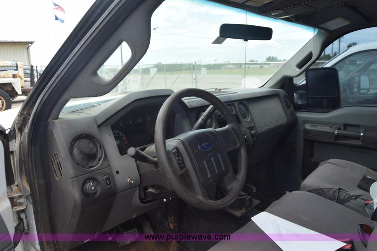 image for item J6583 2011 Ford F250 Super Duty XLT SuperCab pickup truck