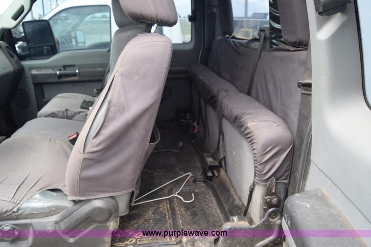 image for item J6583 2011 Ford F250 Super Duty XLT SuperCab pickup truck