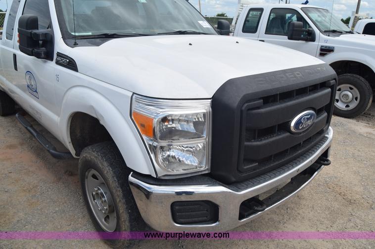 image for item J6583 2011 Ford F250 Super Duty XLT SuperCab pickup truck