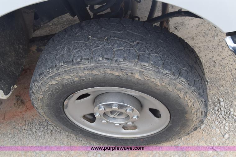 image for item J6583 2011 Ford F250 Super Duty XLT SuperCab pickup truck