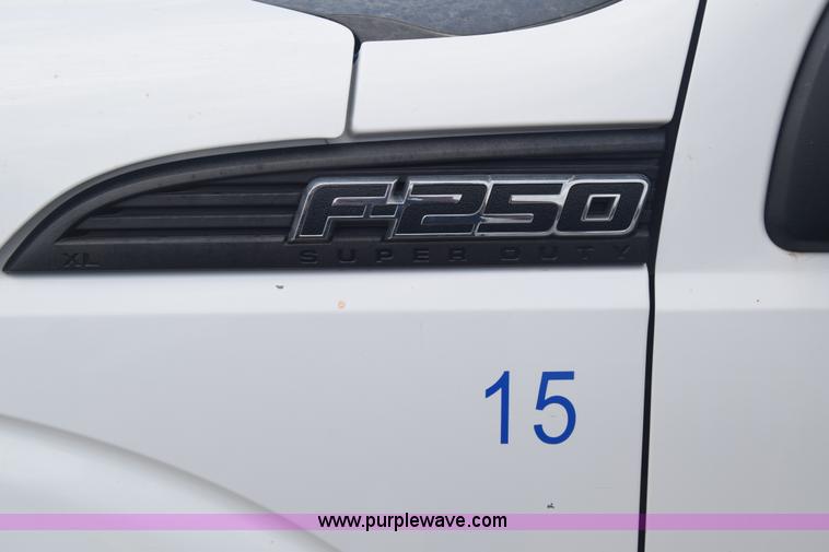 image for item J6583 2011 Ford F250 Super Duty XLT SuperCab pickup truck