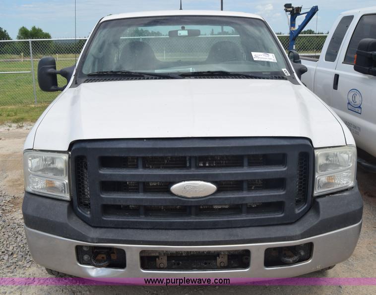 image for item J6584 2007 Ford F250 Super Duty XL SuperCab pickup truck