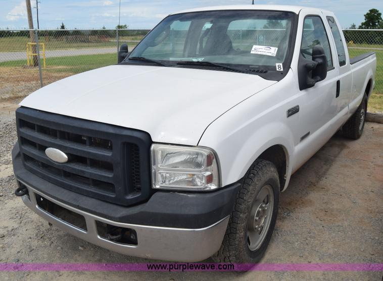 image for item J6584 2007 Ford F250 Super Duty XL SuperCab pickup truck
