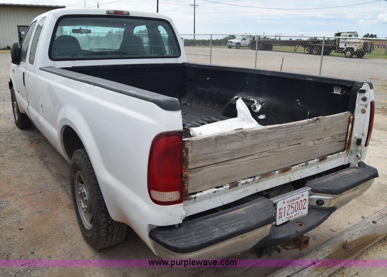 image for item J6584 2007 Ford F250 Super Duty XL SuperCab pickup truck