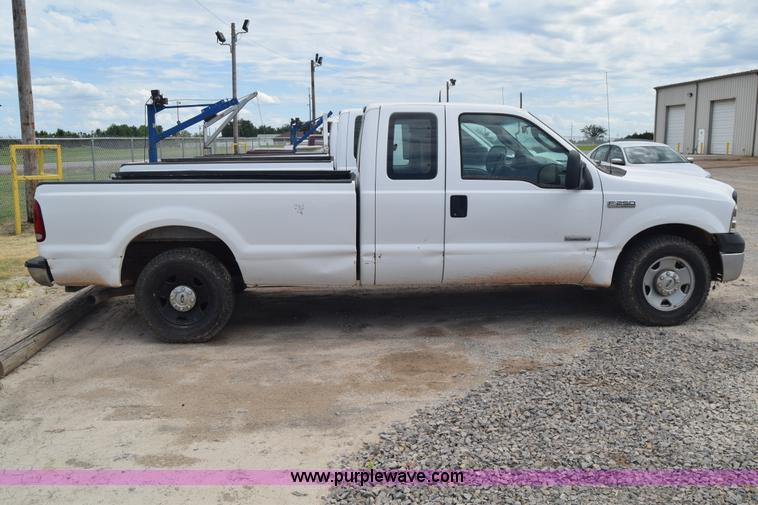 image for item J6584 2007 Ford F250 Super Duty XL SuperCab pickup truck