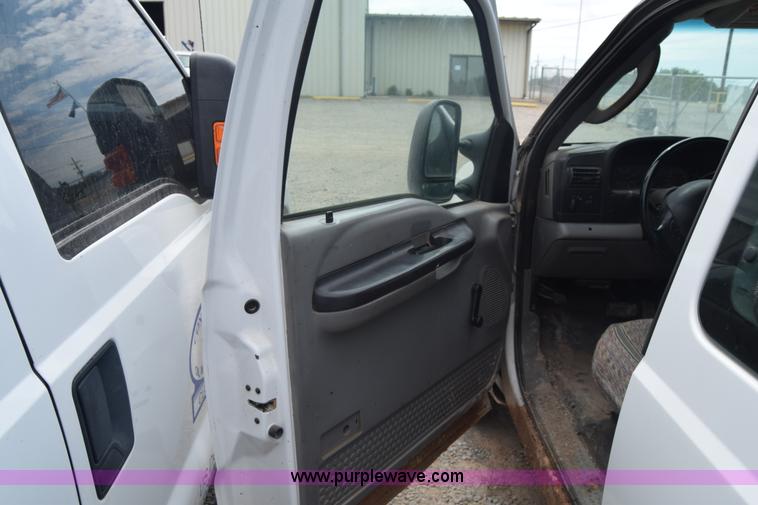 image for item J6584 2007 Ford F250 Super Duty XL SuperCab pickup truck