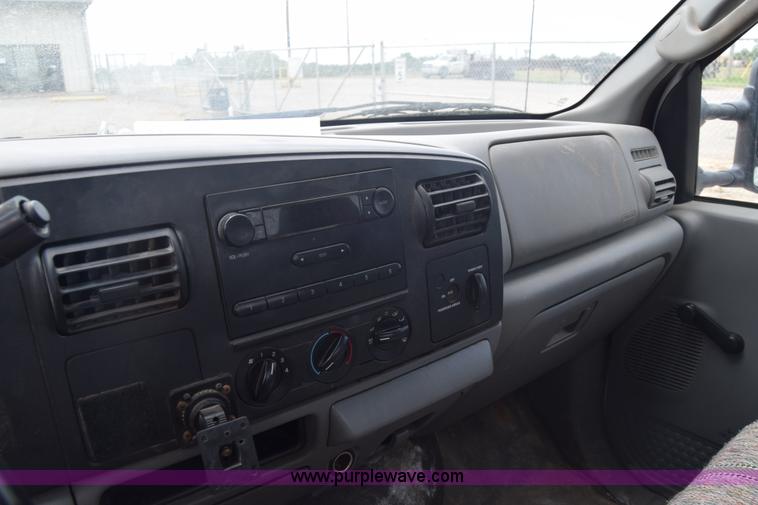 image for item J6584 2007 Ford F250 Super Duty XL SuperCab pickup truck