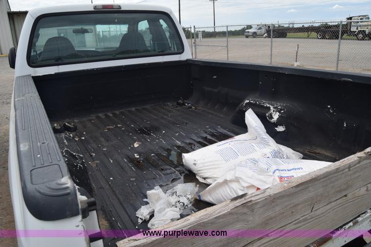 image for item J6584 2007 Ford F250 Super Duty XL SuperCab pickup truck