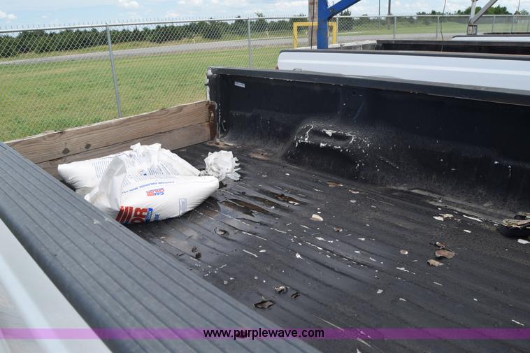 image for item J6584 2007 Ford F250 Super Duty XL SuperCab pickup truck