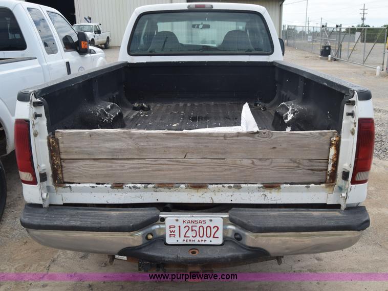 image for item J6584 2007 Ford F250 Super Duty XL SuperCab pickup truck