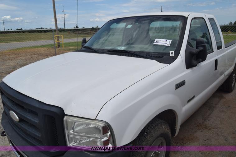 image for item J6584 2007 Ford F250 Super Duty XL SuperCab pickup truck