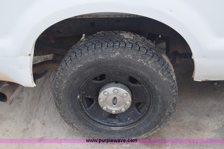 image for item J6584 2007 Ford F250 Super Duty XL SuperCab pickup truck