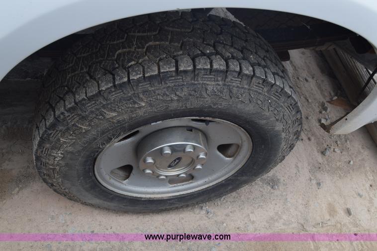 image for item J6584 2007 Ford F250 Super Duty XL SuperCab pickup truck