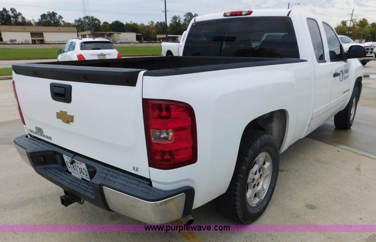 image for item J7494 2008 Chevrolet Silverado 1500 LT Ext. Cab pickup truck