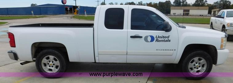 image for item J7494 2008 Chevrolet Silverado 1500 LT Ext. Cab pickup truck