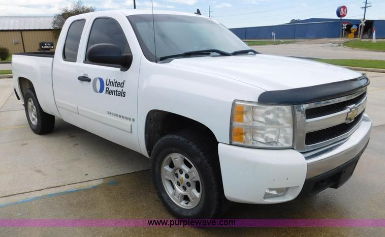 image for item J7494 2008 Chevrolet Silverado 1500 LT Ext. Cab pickup truck