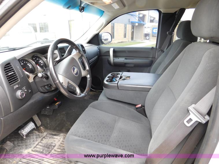 image for item J7494 2008 Chevrolet Silverado 1500 LT Ext. Cab pickup truck