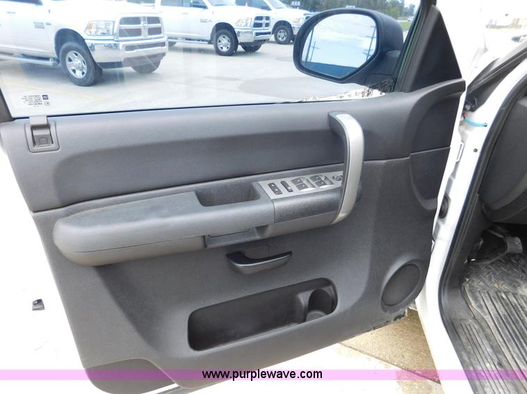 image for item J7494 2008 Chevrolet Silverado 1500 LT Ext. Cab pickup truck