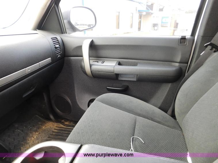 image for item J7494 2008 Chevrolet Silverado 1500 LT Ext. Cab pickup truck