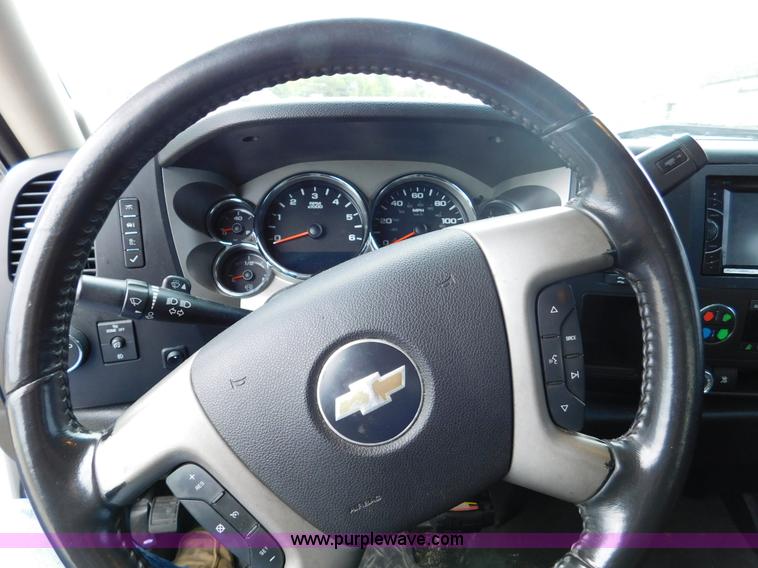 image for item J7494 2008 Chevrolet Silverado 1500 LT Ext. Cab pickup truck