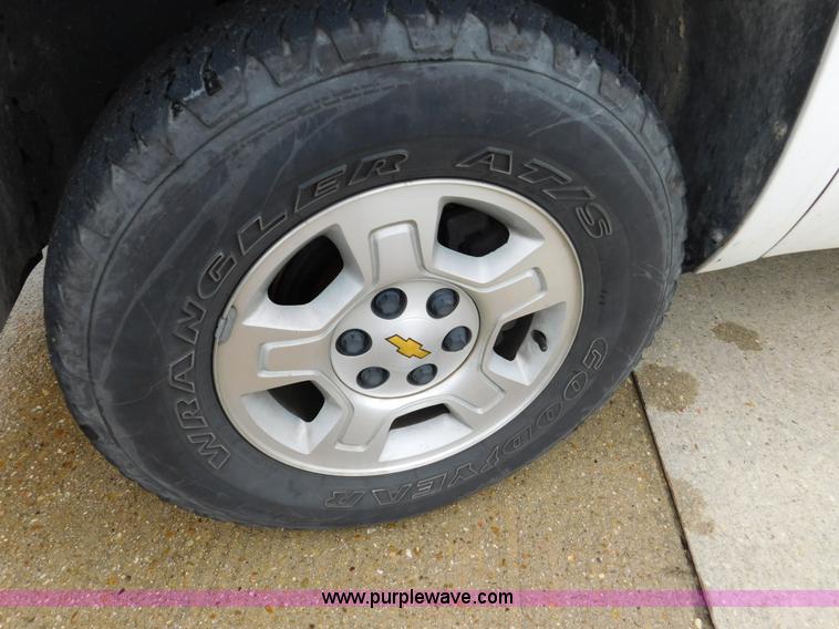 image for item J7494 2008 Chevrolet Silverado 1500 LT Ext. Cab pickup truck