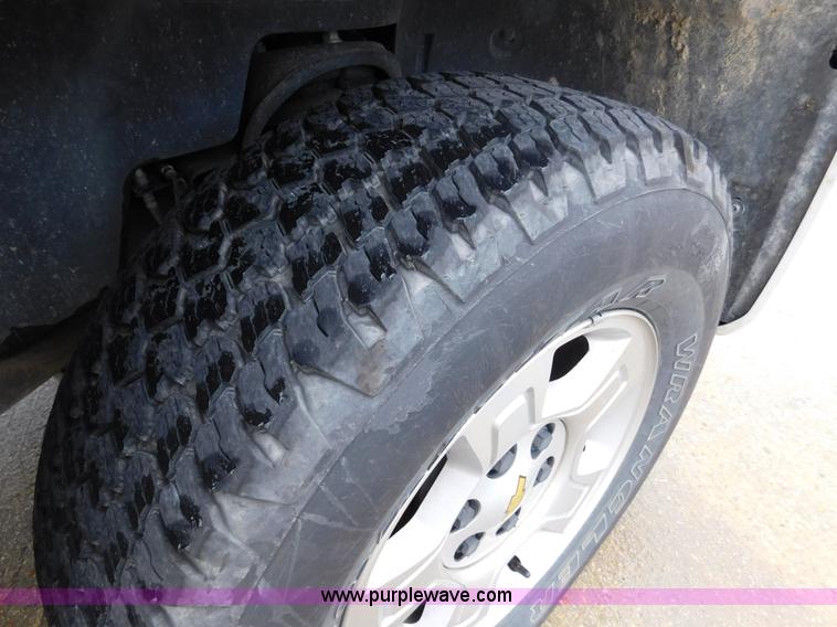 image for item J7494 2008 Chevrolet Silverado 1500 LT Ext. Cab pickup truck