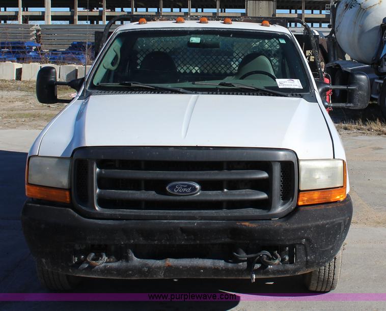 image for item J7735 2000 Ford F350 Super Duty utility truck