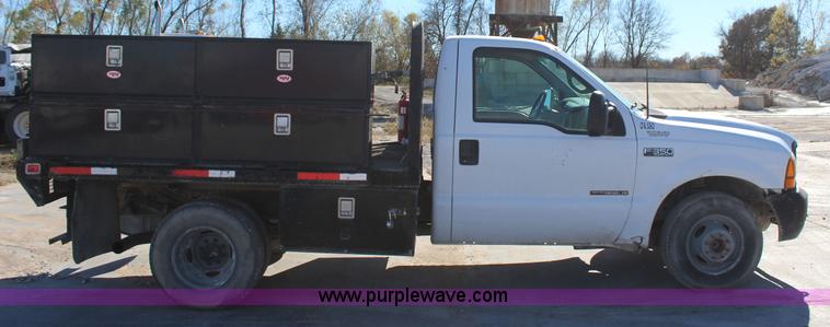 image for item J7735 2000 Ford F350 Super Duty utility truck