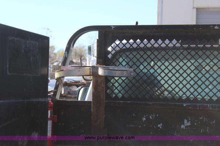 image for item J7735 2000 Ford F350 Super Duty utility truck