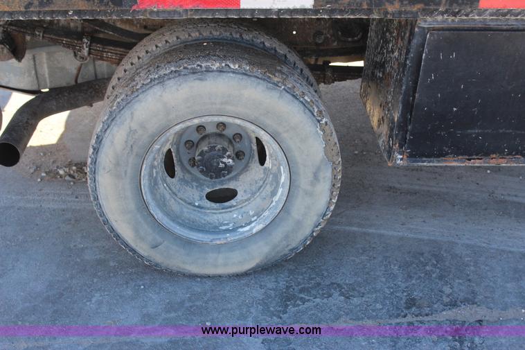 image for item J7735 2000 Ford F350 Super Duty utility truck