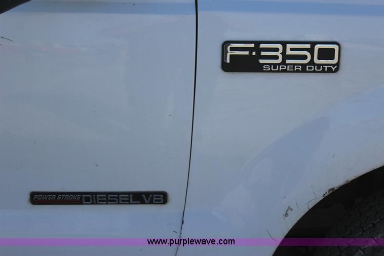 image for item J7735 2000 Ford F350 Super Duty utility truck
