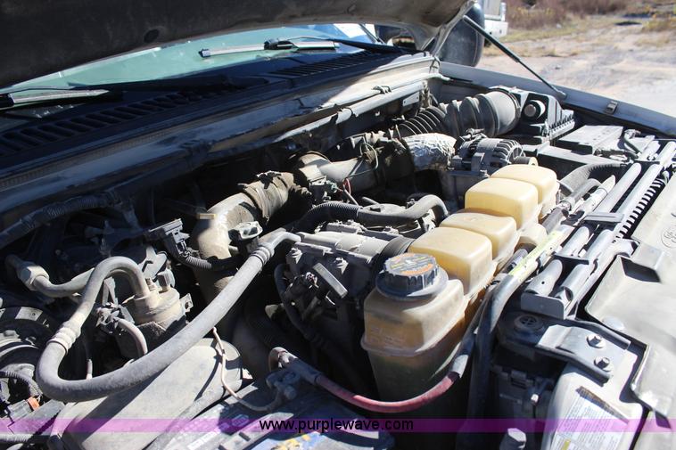 image for item J7735 2000 Ford F350 Super Duty utility truck