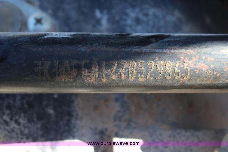 image for item J7741 2007 Kawasaki Mule 610 utility vehicle