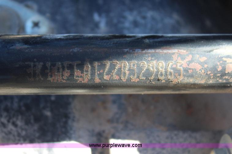 image for item J7741 2007 Kawasaki Mule 610 utility vehicle