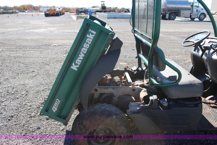 image for item J7741 2007 Kawasaki Mule 610 utility vehicle