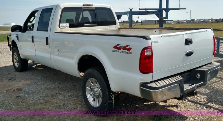 image for item K1218 2008 Ford F250 Super Duty XLT Crew Cab pickup truck