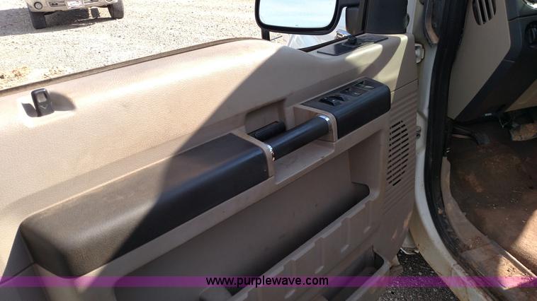 image for item K1218 2008 Ford F250 Super Duty XLT Crew Cab pickup truck