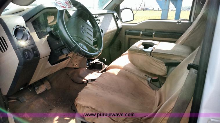 image for item K1218 2008 Ford F250 Super Duty XLT Crew Cab pickup truck
