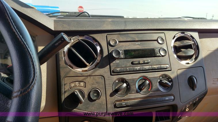 image for item K1218 2008 Ford F250 Super Duty XLT Crew Cab pickup truck