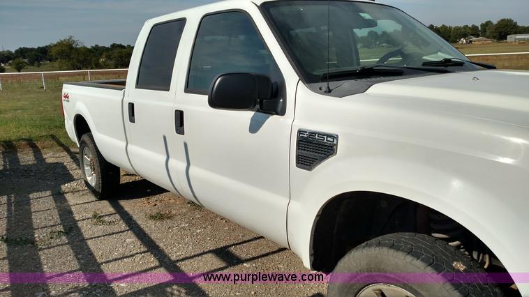 image for item K1218 2008 Ford F250 Super Duty XLT Crew Cab pickup truck