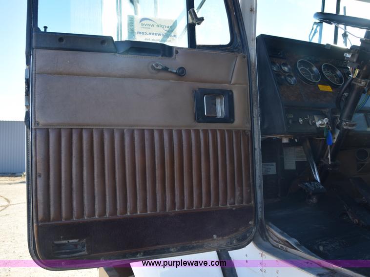 image for item K4915 1994 Kenworth T800 dump truck