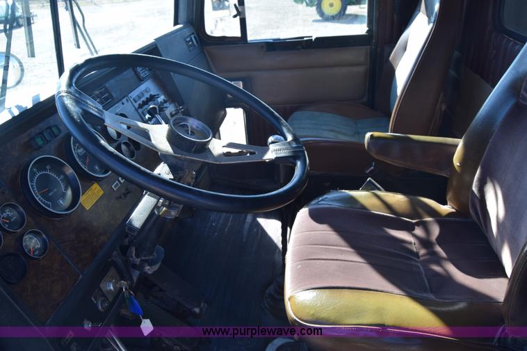 image for item K4915 1994 Kenworth T800 dump truck