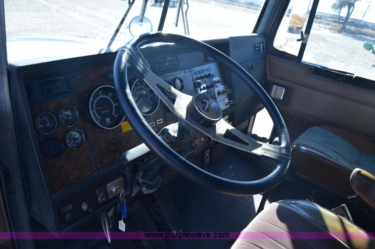 image for item K4915 1994 Kenworth T800 dump truck