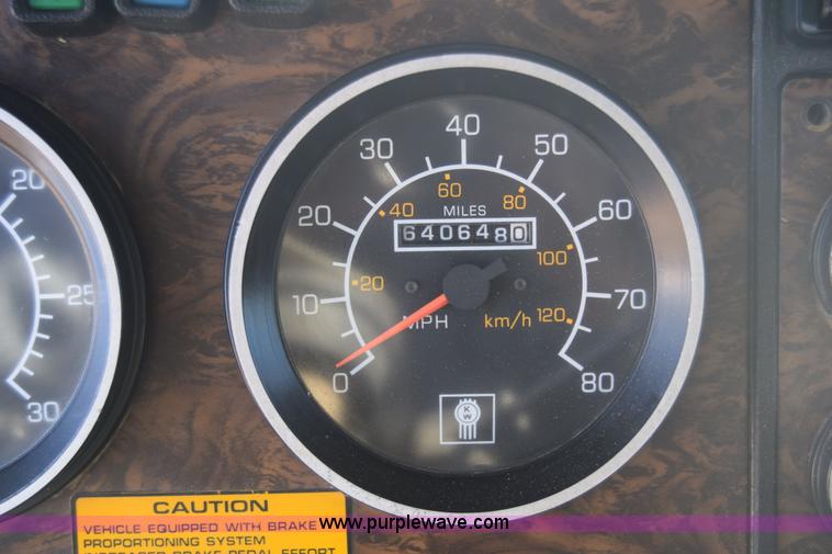 image for item K4915 1994 Kenworth T800 dump truck